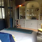 Rouge Maison בית הארחה