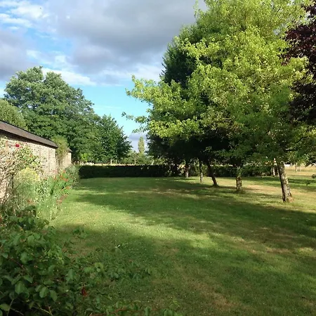 Rouge Maison Bois-Normand-près-Lyre