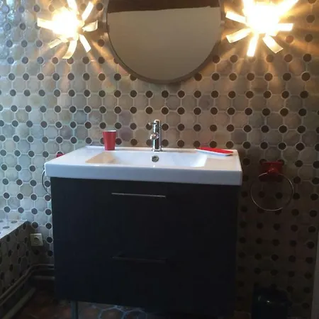 Rouge Maison Pensionat Bois-Normand-près-Lyre